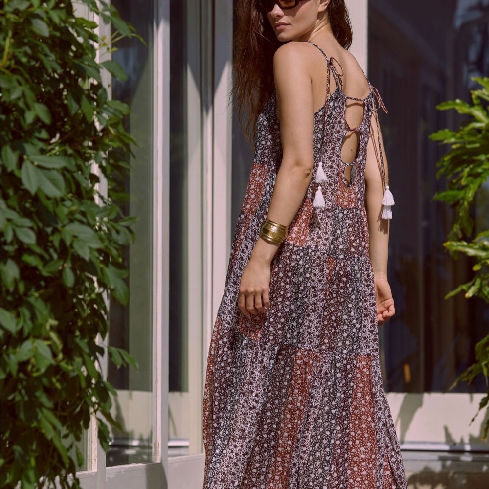 ✨NWT BY ANTHROPOLOGIE SHIRRED A-LINE TIERED DRESS. 🌷Beautiful 🌷 size small✨